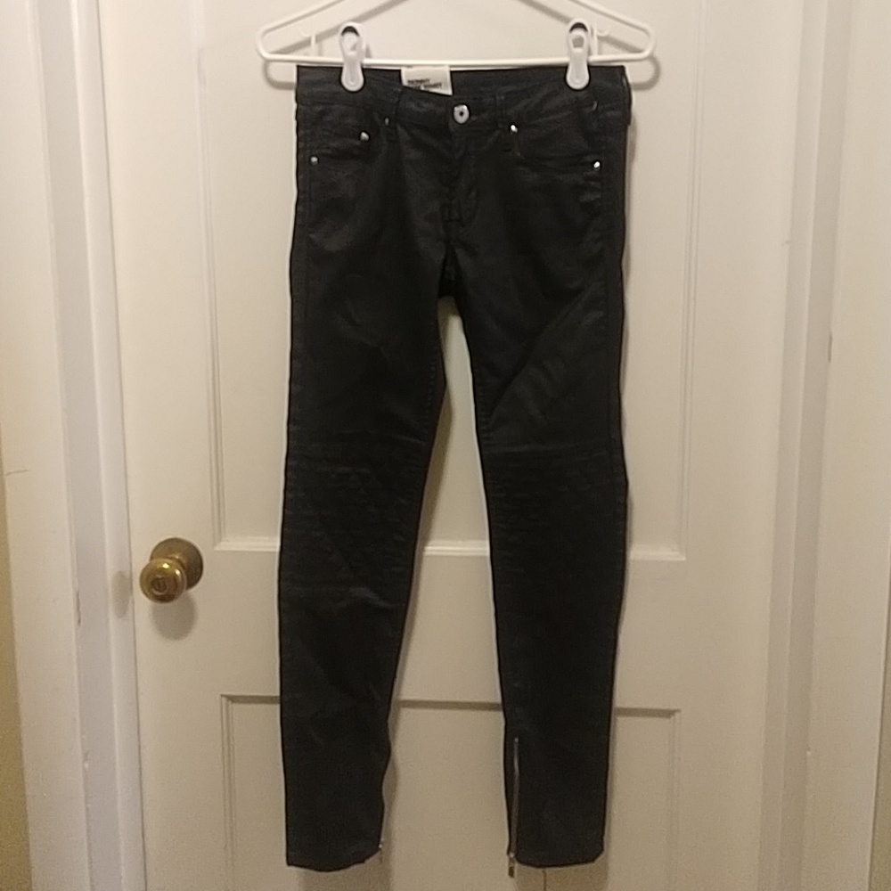 NWT Skinny Low Waist Ankle Coated Jeans